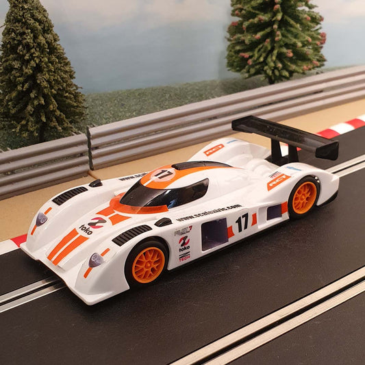 Coche de arranque Scalextric 1:32 - Prototipo Le Mans naranja y blanco n.º 17