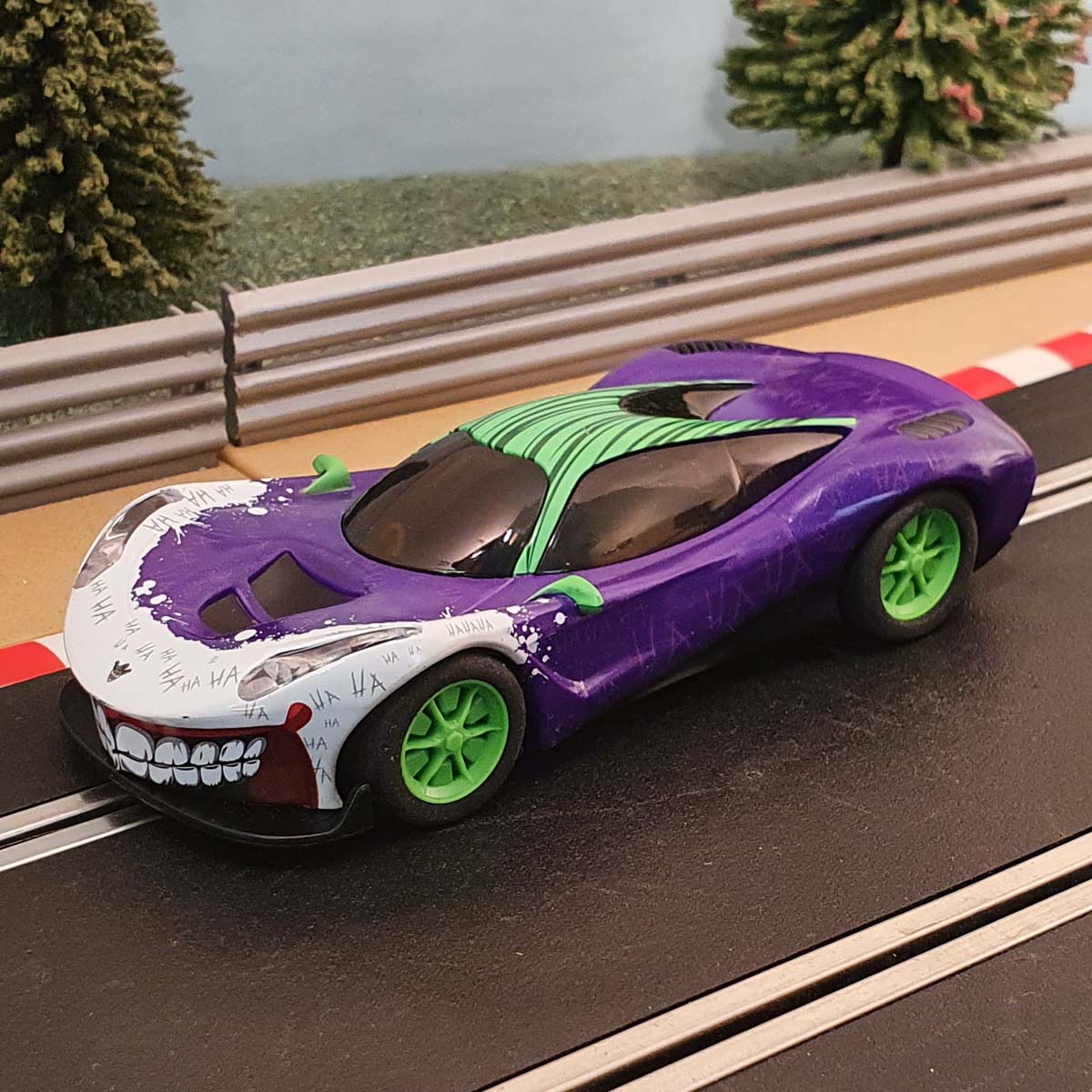 Scalextric 1:32 Car - C4142 Batman Joker *LIGHTS*