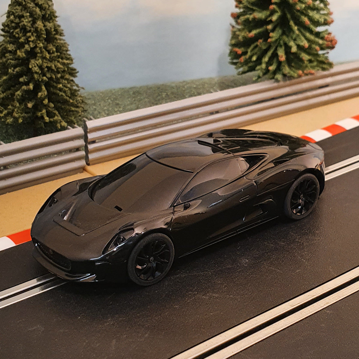 Scalextric 1:32 Car - C3814 Black Jaguar C-X75*LIGHTS* #FMW – Action