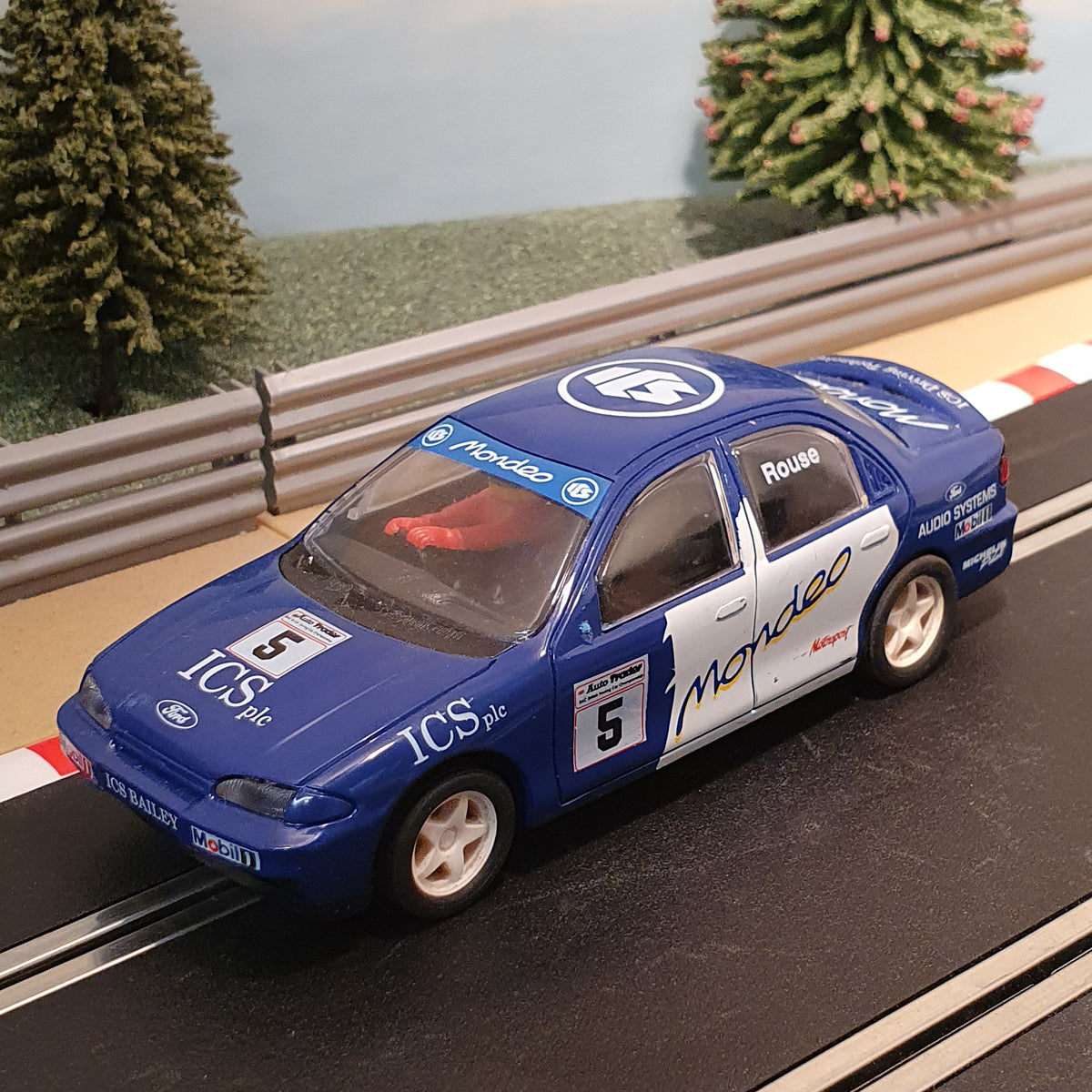 Scalextric C359 Blue & White BTCC Ford Mondeo Rouse #5
