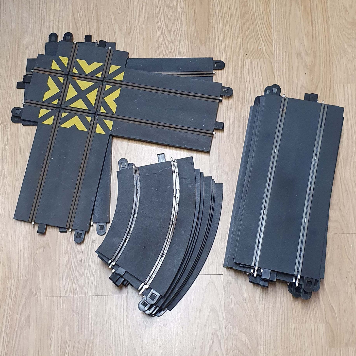 Scalextric C8210 Crossover x2 C8205 Straights x8 C8206 Curves x8 #P