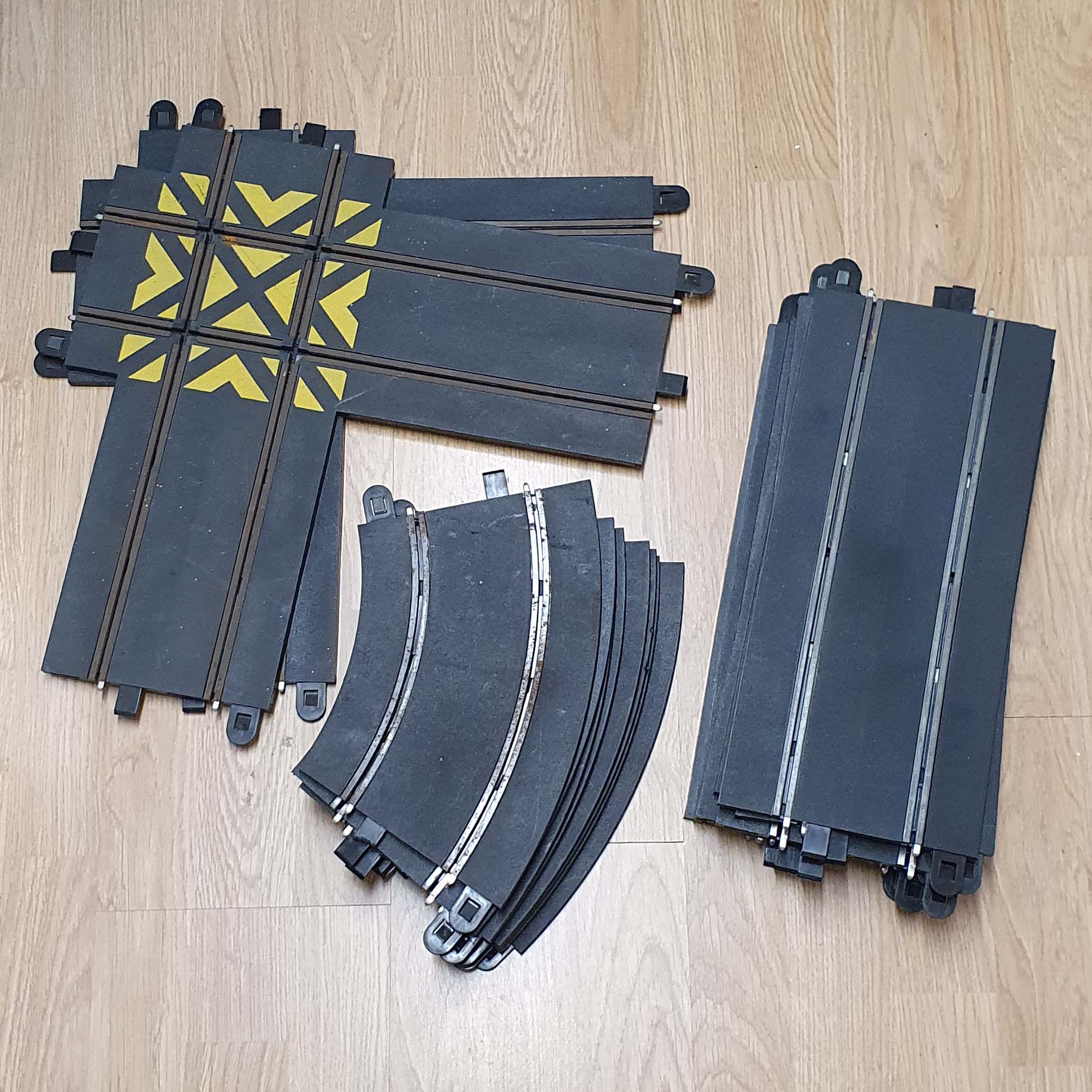 Scalextric C8210 Crossover x2 C8205 Straights x8 C8206 Curves x8 #P