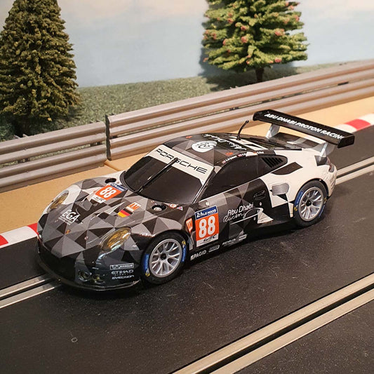 Scalextric 1:32 Car - Porsche 911 RSR Le Mans #88 *LIGHTS* #M