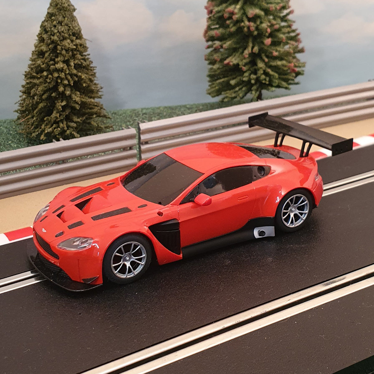 Scalextric 1:32 Car - Red Aston Martin Vantage GT3 #W