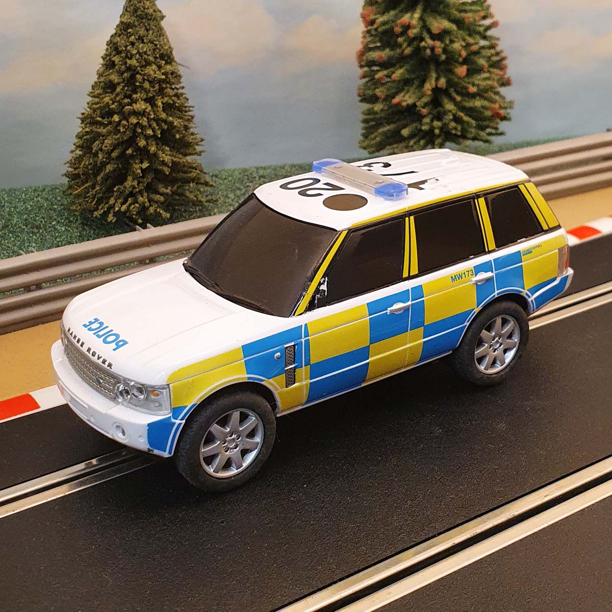 Scalextric C2833 Police Range Rover FLASHING LIGHTS & SIREN - DRIFT #M