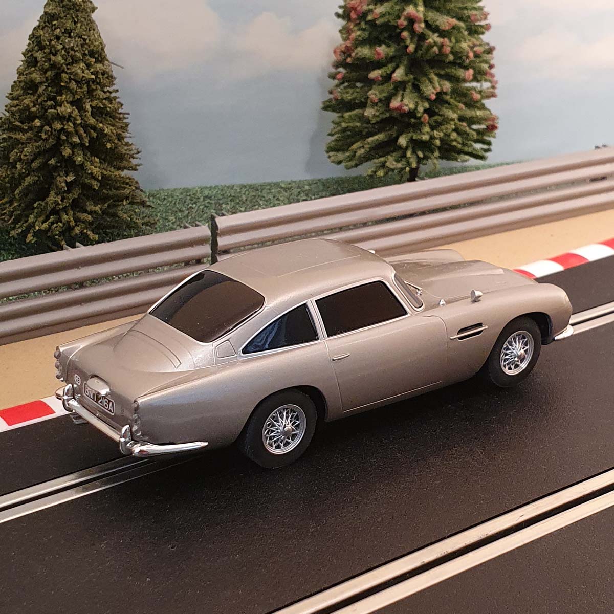 Scalextric 1:32 Car - James Bond 007 Aston Martin DB5 #E