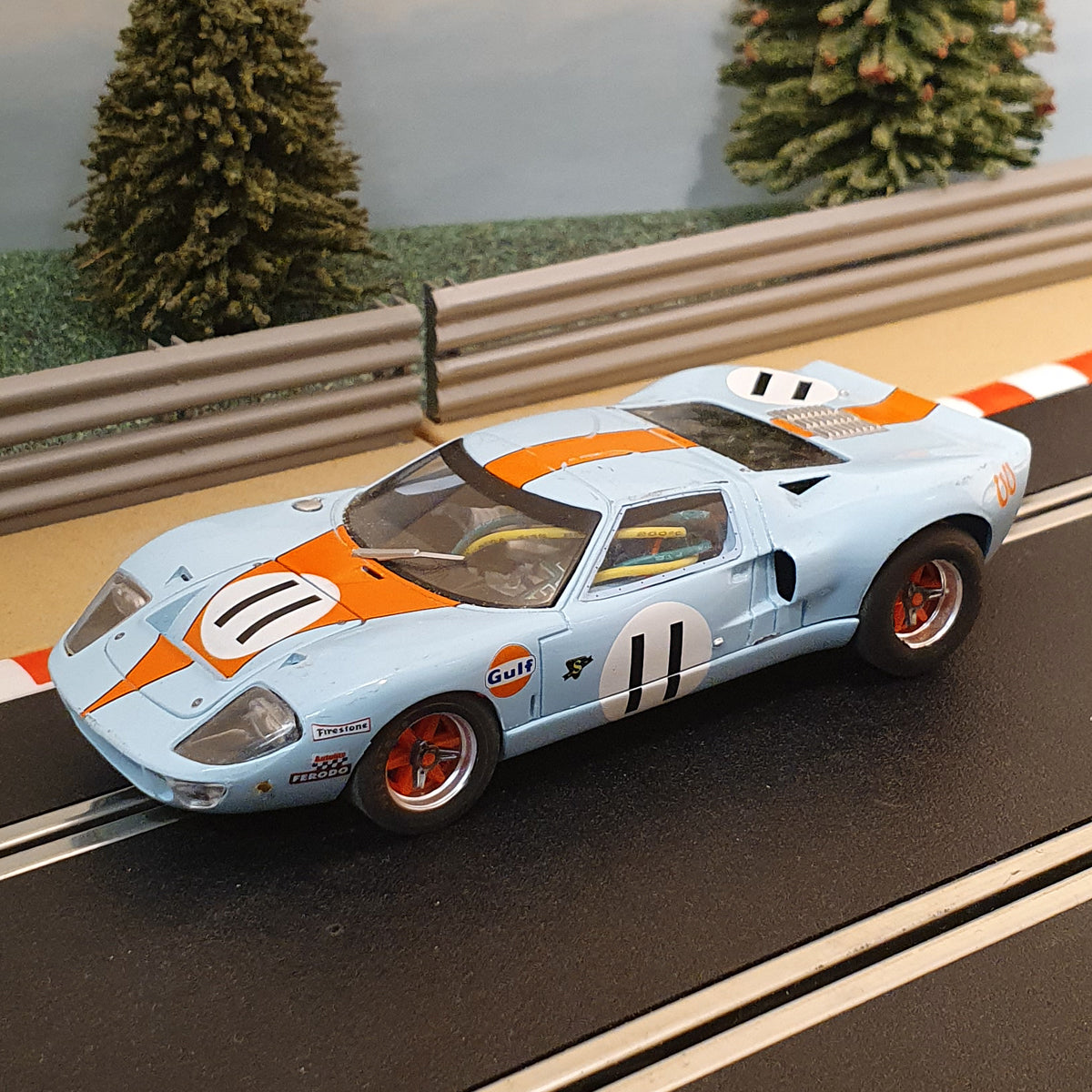 FLY 1:32 Coche de Slot - Ford GT-40 Le Mans - Muir / Oliver Nº 11