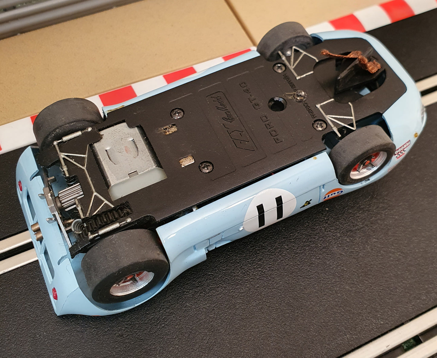 FLY 1:32 Coche de Slot - Ford GT-40 Le Mans - Muir / Oliver Nº 11