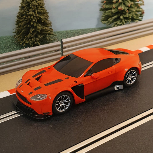 Coche Scalextric 1:32 - Rojo Aston Martin Vantage GT3 #SW