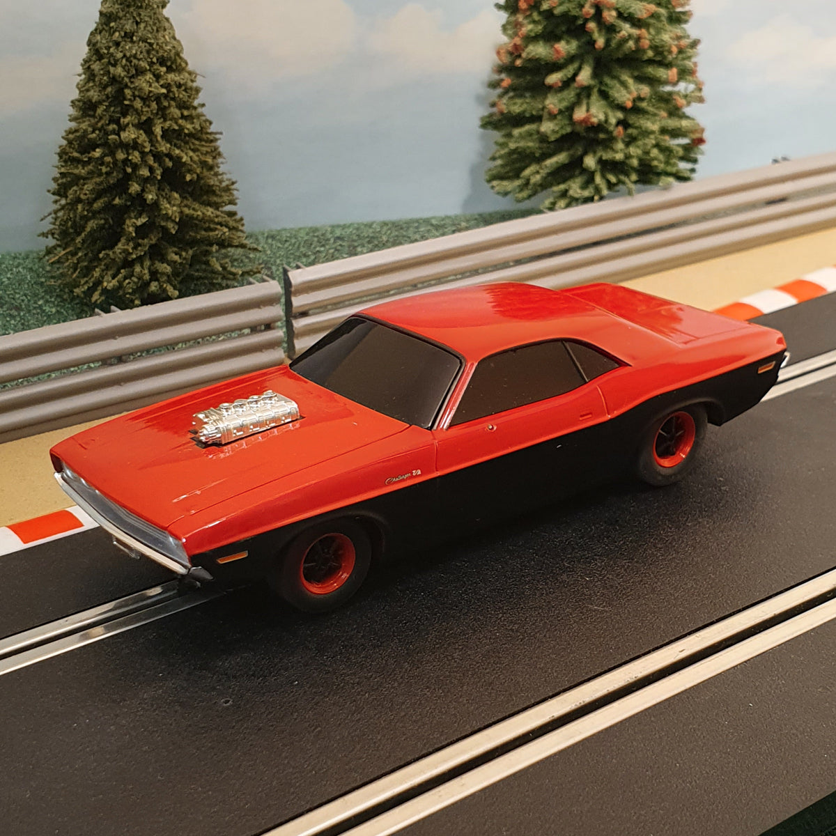 Scalextric ex C1310 Dodge Challenger - Red & Black *LIGHTS* #NMS