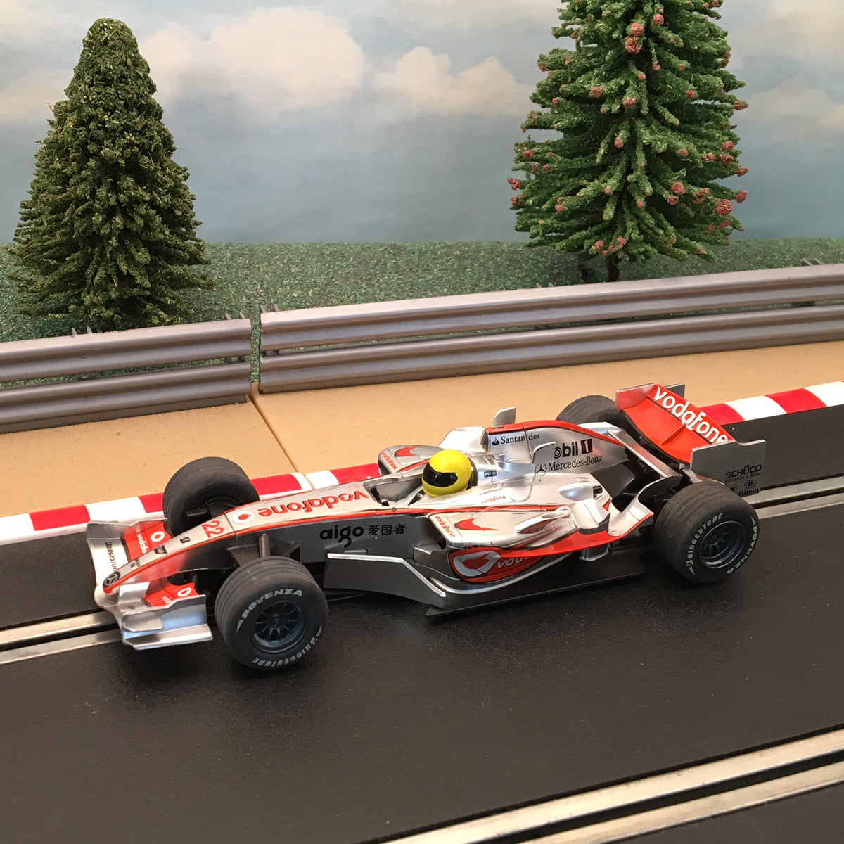 Scalextric 1:32 Car - C2865 F1 Vodafone MP4-21 Lewis Hamilton #22 #MC