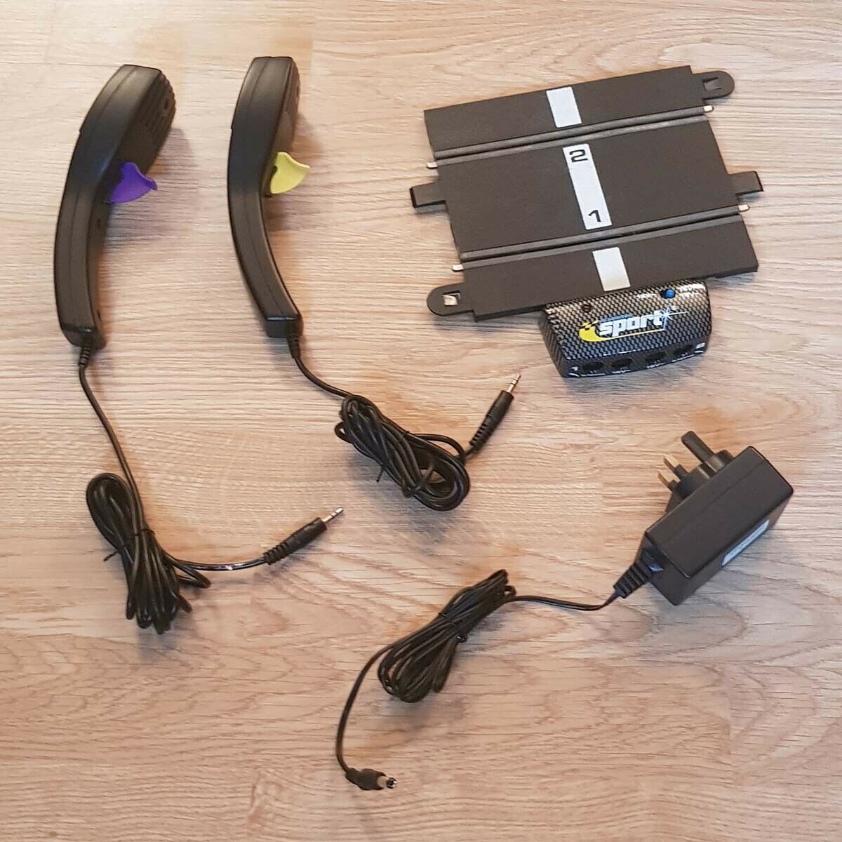 Scalextric Sport 1:32 Powerbase Track C8217 + P9200 Power Adaptor + Throttles #A