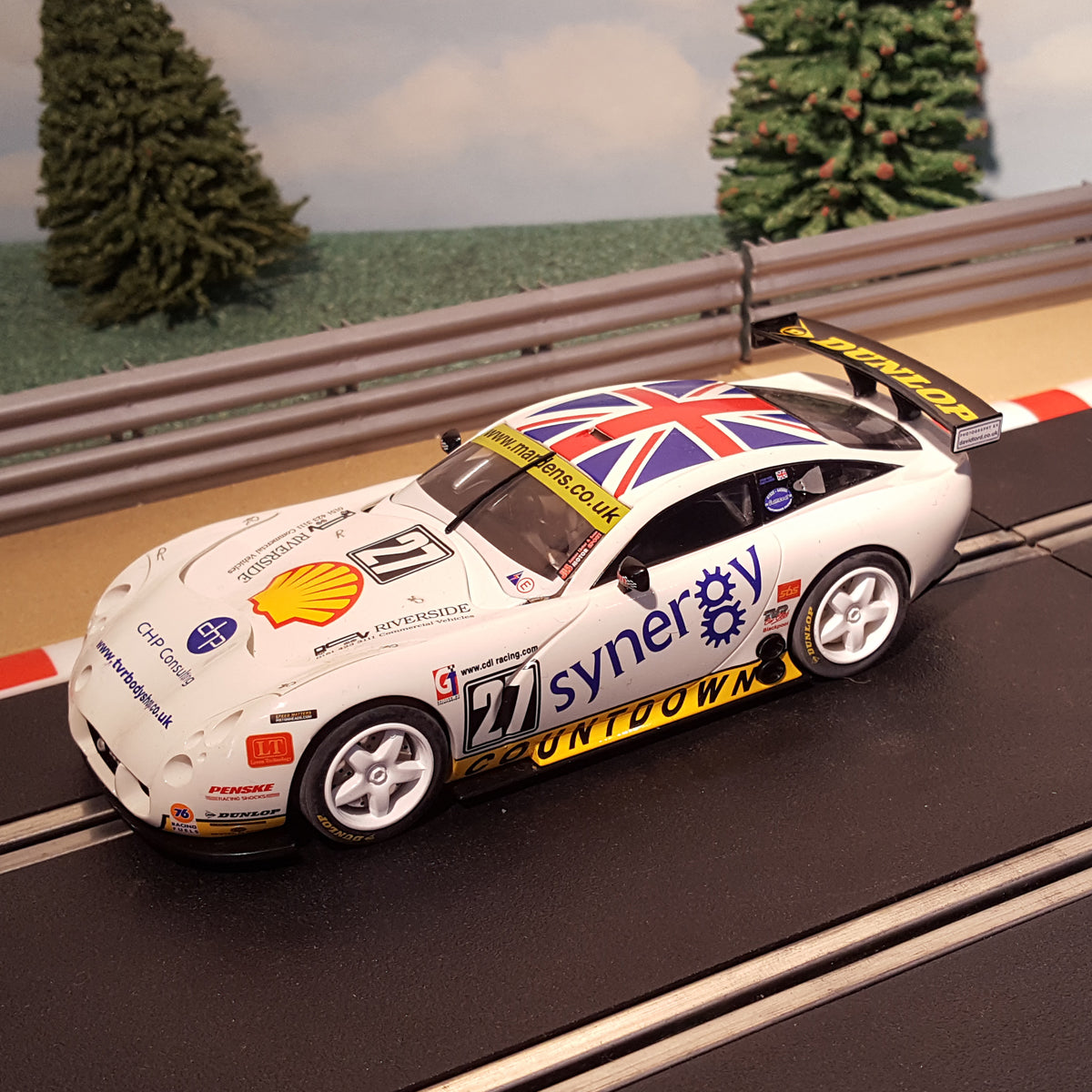 Scalextric C2590 White TVR Tuscan T400R Synergy #27 *LIGHTS*