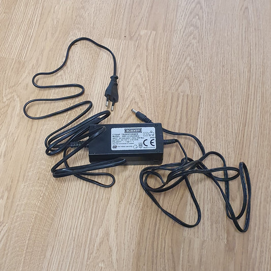 Scalextric Digital Mains Adaptor 12V 2.5 Amp C7004P (NOT UK)