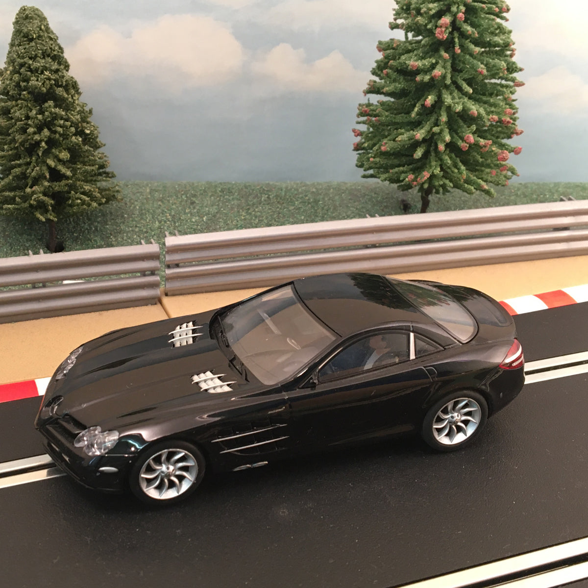 Scalextric C2753 Mercedes-Benz SLR McLaren - Black *LIGHTS* #M