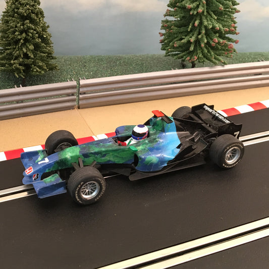 Scalextric 1:32 Car - C2817 F1 Honda Earth Car Jenson Button #7 #E