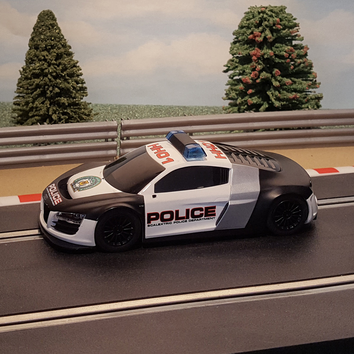 Scalextric 1:32 Car - C3457 Audi R8 GT3 Police Car *LIGHTS & SIREN* #GWM