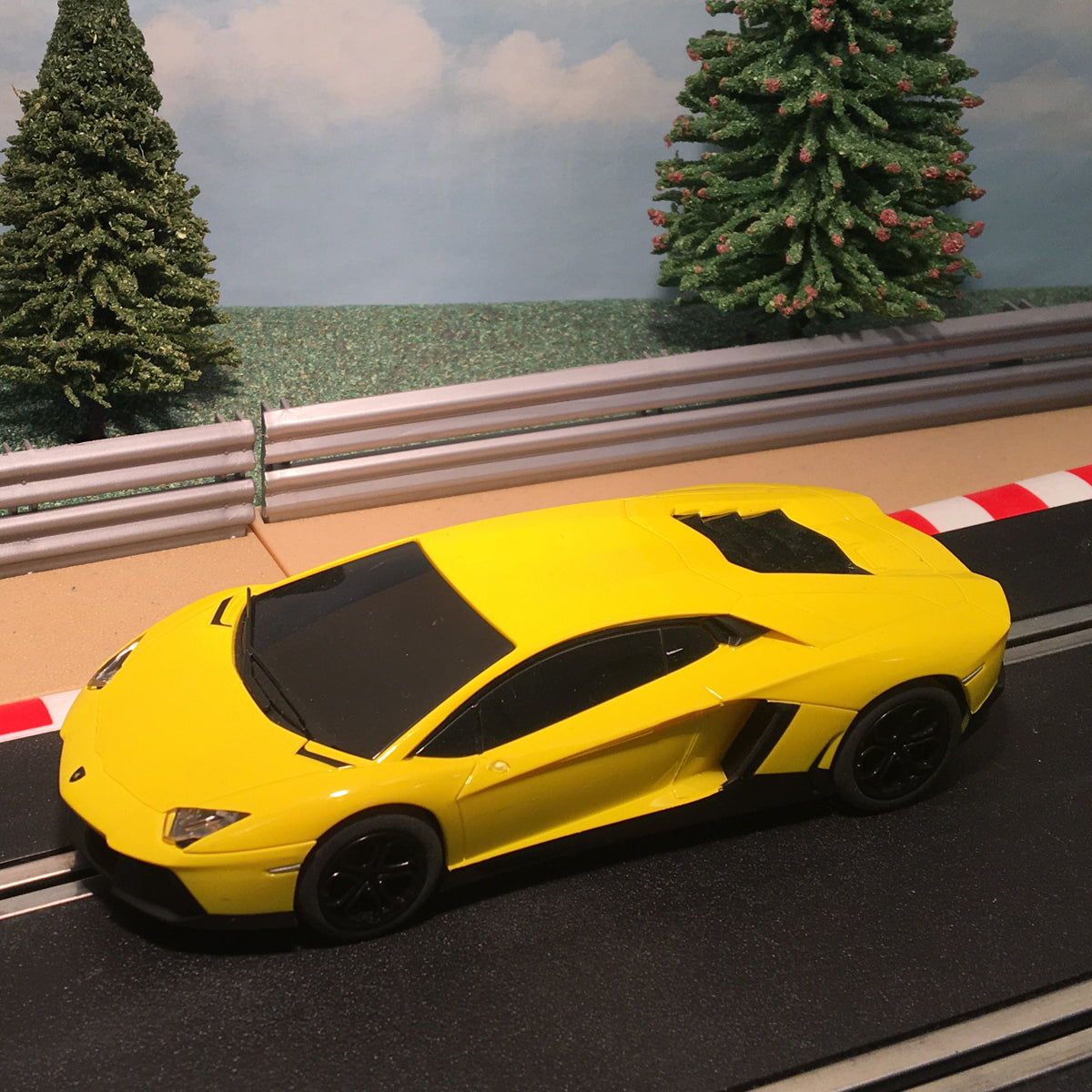 Scalextric 1:32 Car - Yellow Lamborghini Aventador #M