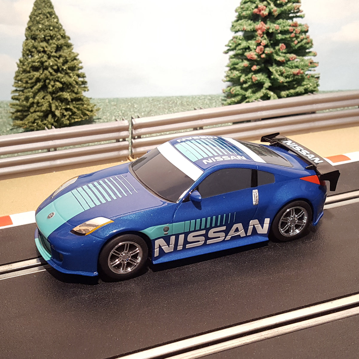 Scalextric 1:32 Digital Car - Blue Nissan 350Z
