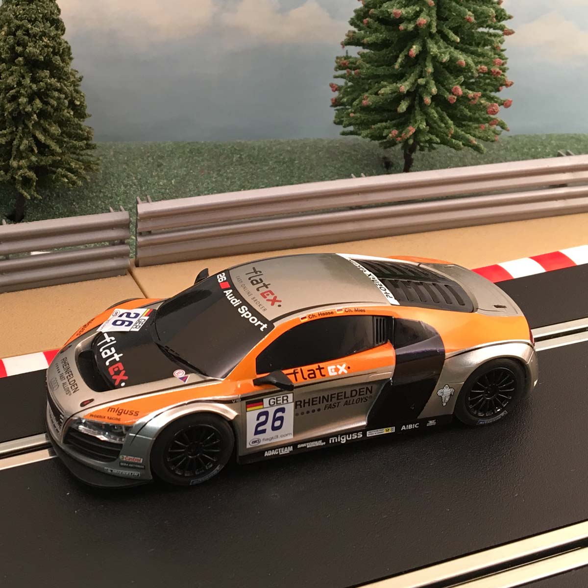 Coche Scalextric 1:32 - Audi R8 GT3 FlatEX #26 #S