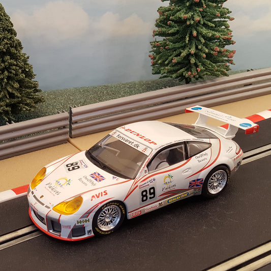 Scalextric 1:32 Car - White Porsche 911 GT3R #89 Maldives *LIGHTS* #M