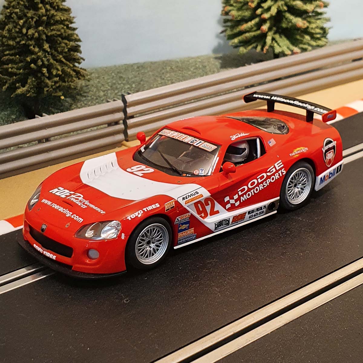 Scalextric 1:32 Digital Car - C2691D Red Dodge Viper #92 *LIGHTS* #G