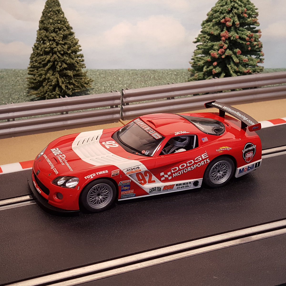 Scalextric 1:32 Digital Car - C2691D Red Dodge Viper #92 *LIGHTS* #GWM