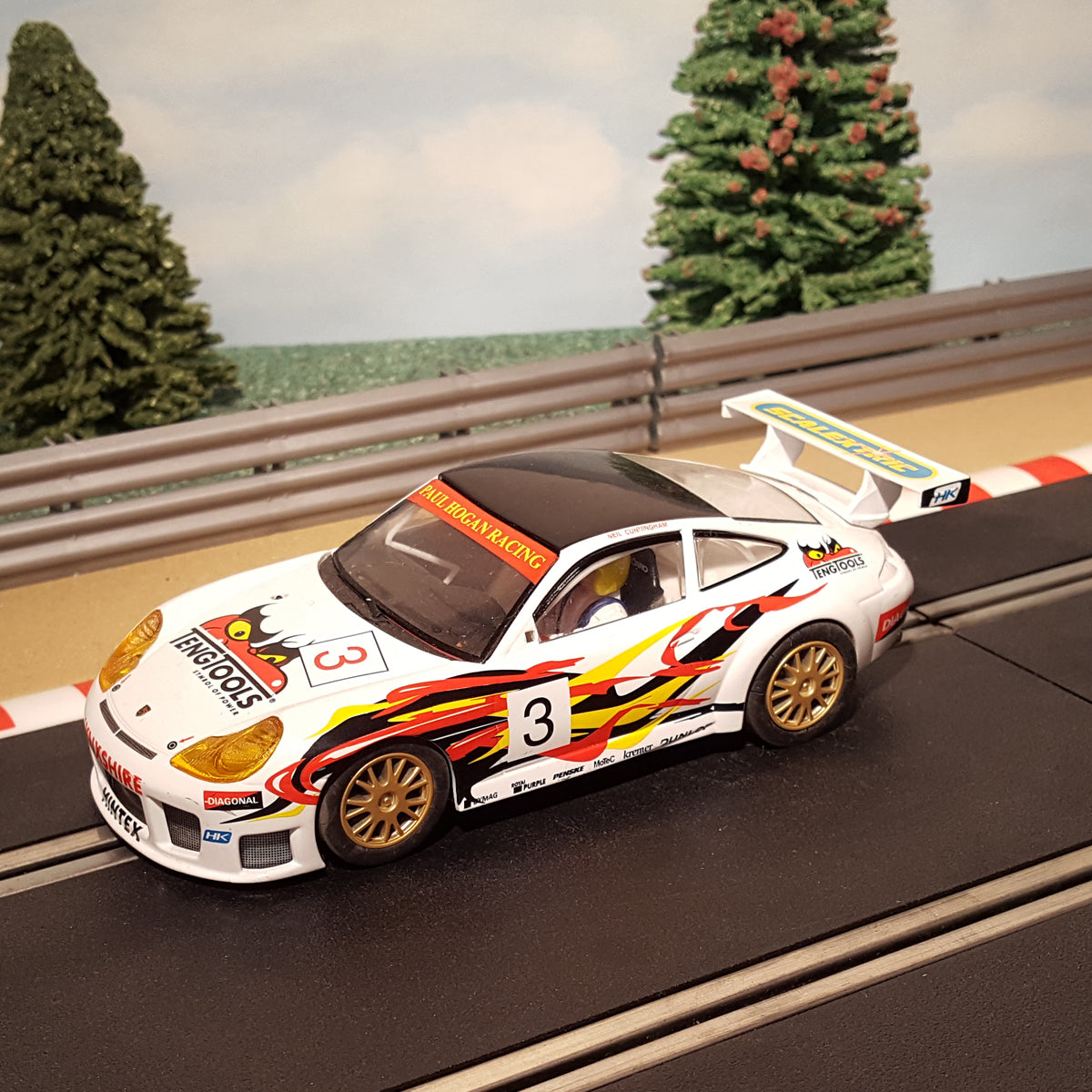 Coche Scalextric 1:32 - Blanco Porsche 911 GT3R #3 Teng Tools *LUCES* #M