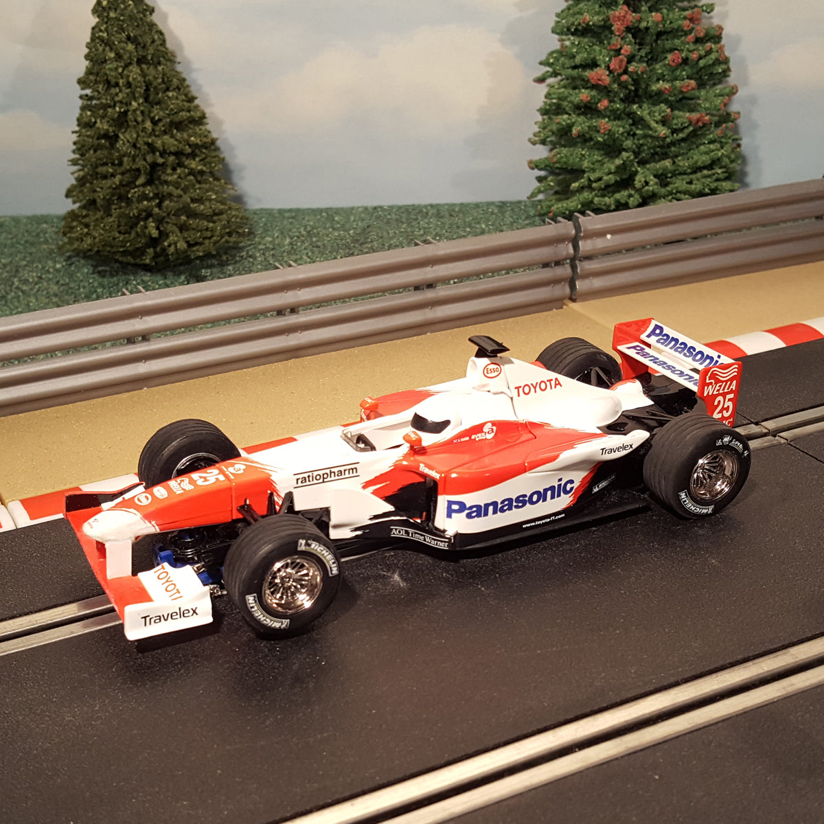 Scalextric 1:32 Car - C2456 F1 Formula One - Toyota TF102 #25 #E