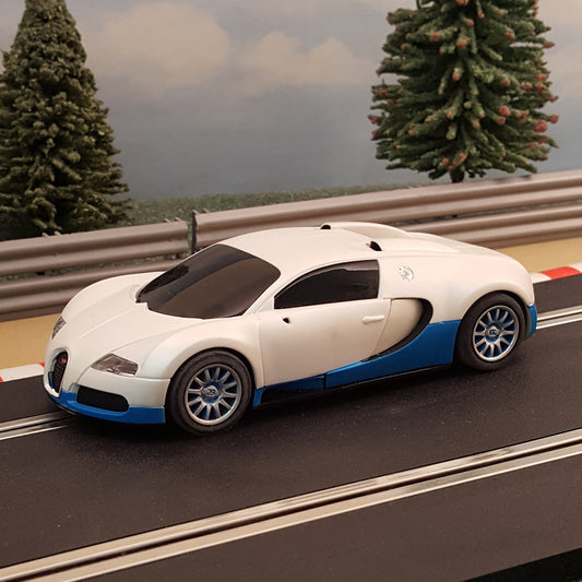 Coche Scalextric 1:32 - Blanco con Azul Bugatti Veyron #MW