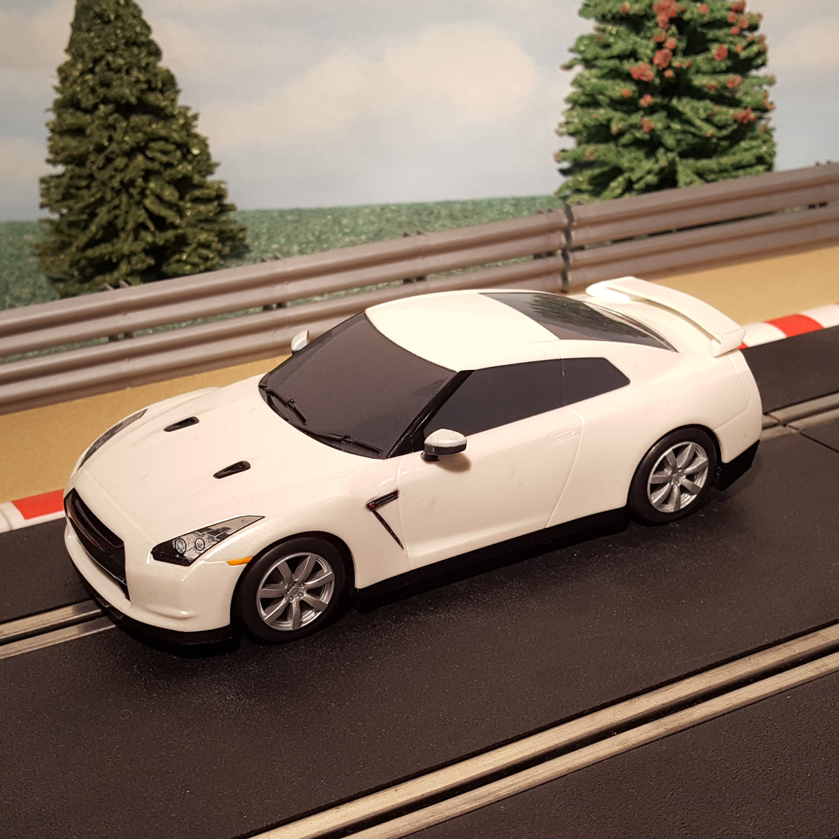 Coche de deriva Scalextric 1:32 - Nissan GT-R blanco