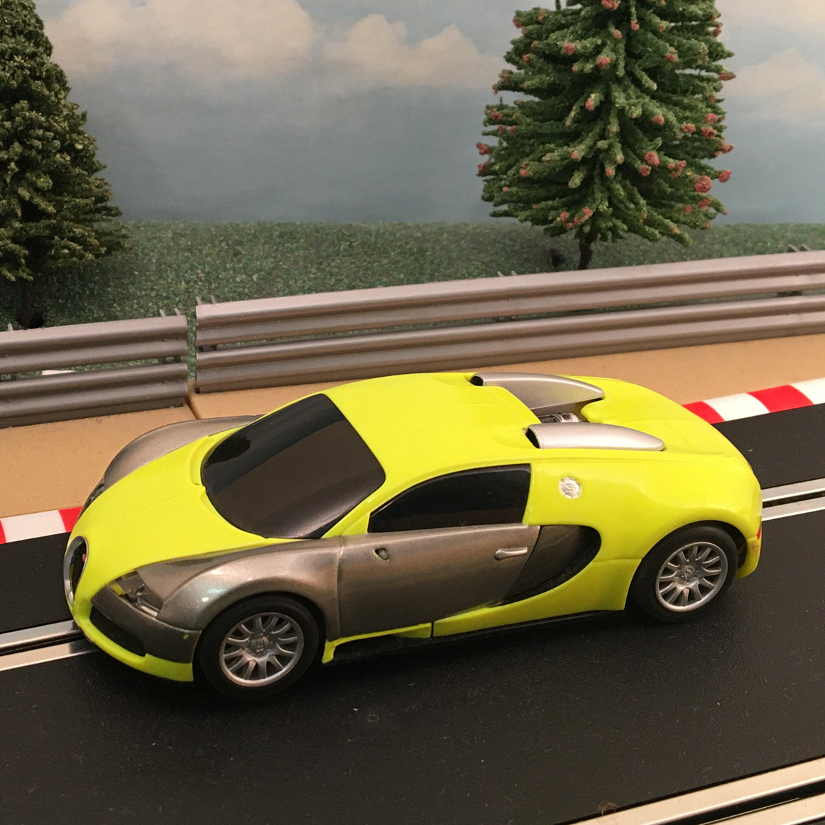 Scalextric 1:32 Car - Yellow Bugatti Veyron #MW