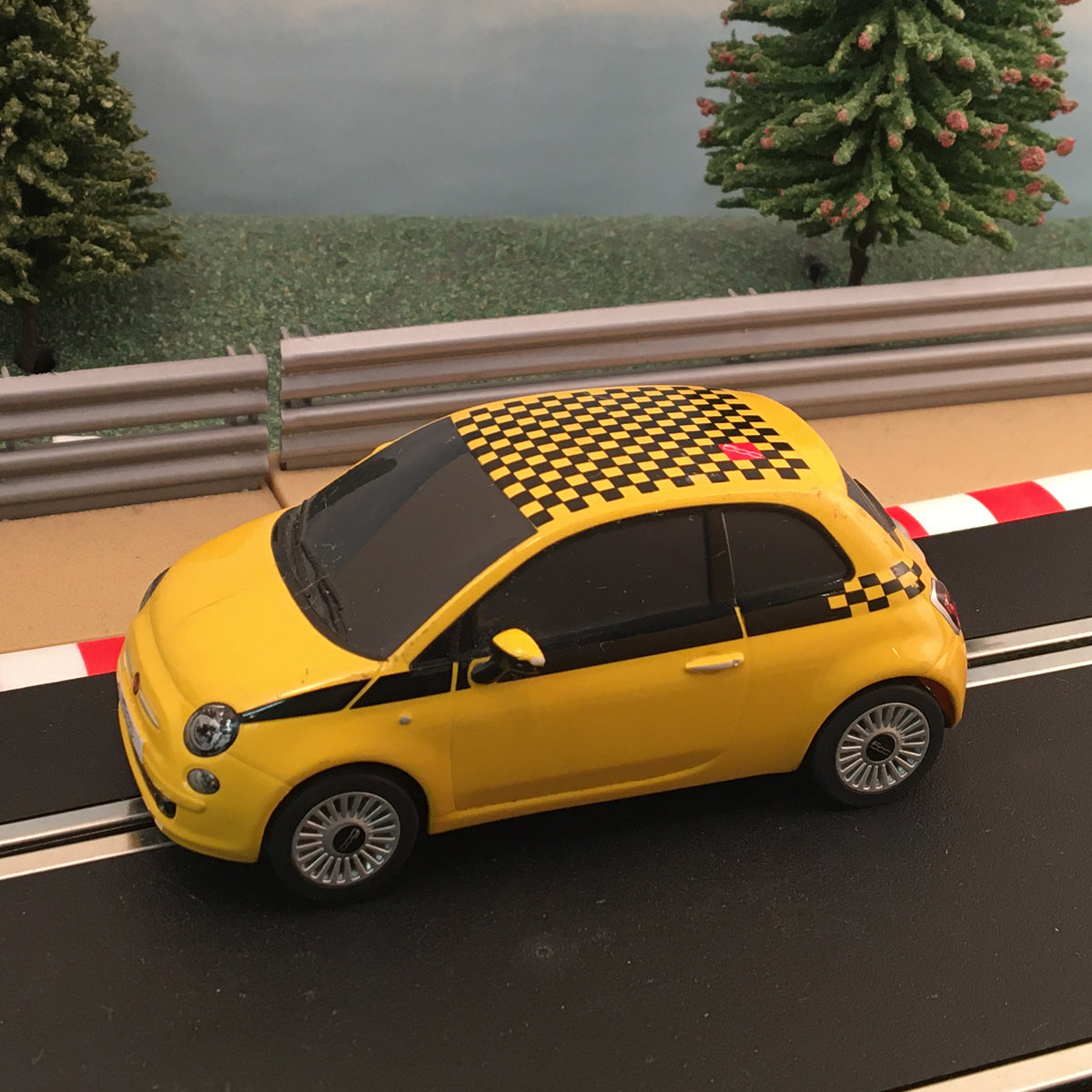 Scalextric C2869 Fiat Cinquecento Yellow - Fiat 500